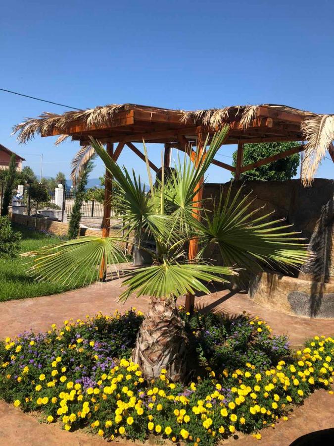Guest House Costa 2 Karianí Exterior foto